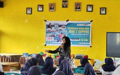 Atlet PORPROV Andi salsabil perkenalkan cabang olahraga petanque di SMPN 1 Marioriawa