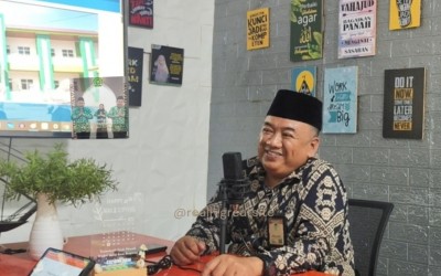 Podcast Manida : Kepala KUA Marioriawa mengajak siswa MAN 2 Soppeng menjadi pelopor edukasi sebaya dengan lahirnya Duta BRUS
